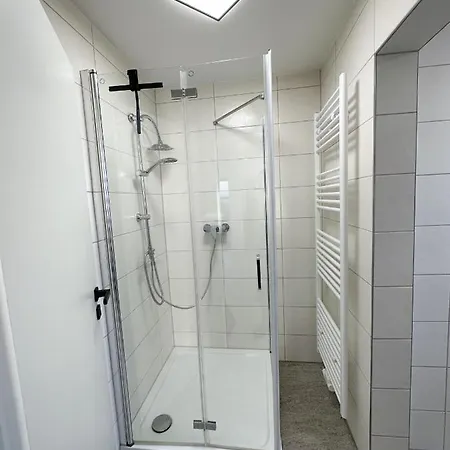 Moderne In Hdz&klinik Naehe * Бад-Эйнхаузен