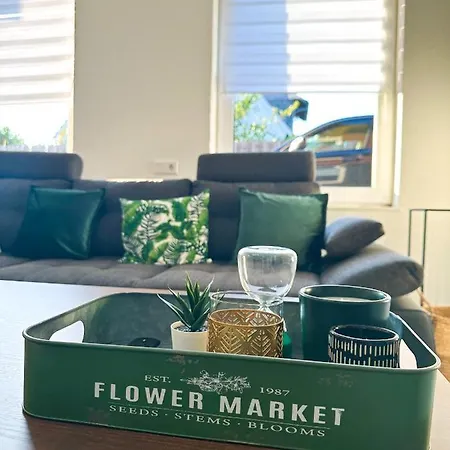 Moderne In Hdz&klinik Naehe * Бад-Эйнхаузен